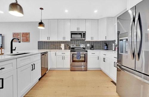 Scenic Heights Casa | Stylish Arvada Duplex | 10 Min to Olde Town & Denver