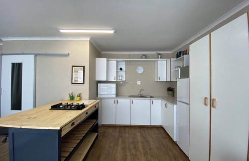 Kenridge Apartamento | Stylish Bachelor Unit Getaway!