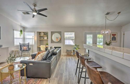 Greenacres Casa | Stylish Bakersfield Getaway with Pool Table!