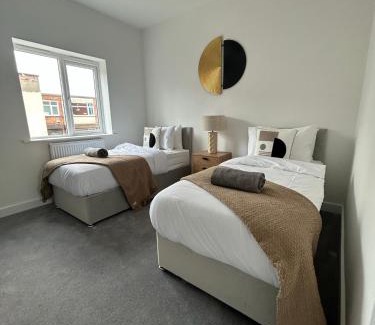 Barwell Apartamento | Stylish Barwell Home B with Free Parking - Sleeps 4