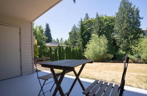 West Bellevue Apartamento | Stylish Bellevue Stay half mile to downtown