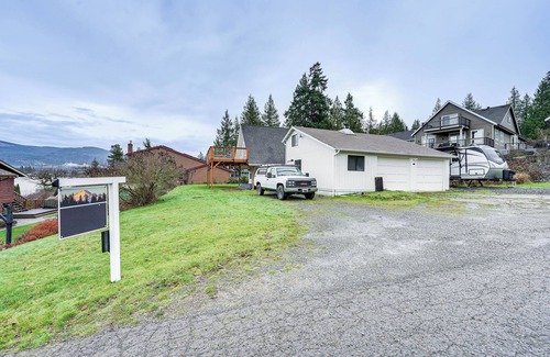 Geneva Cabaña | Stylish Bellingham Home w/ Lake + Mountain Views!