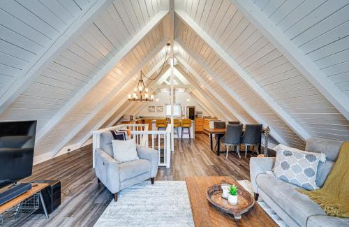 Geneva Casa | Stylish Bellingham Home with Lake and Mountain Views!