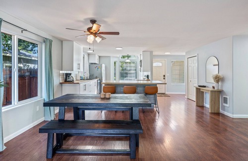 Mountain View Casa | Stylish Bend Retreat | Hot Tub, Fenced Yard & Garage