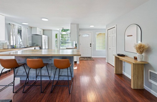 Mountain View Casa | Stylish Bend Retreat | Hot Tub, Fenced Yard & Garage