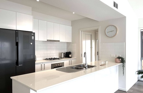 Berwick Casa | Stylish Berwick Home with WiFi, Smart TV, Garage