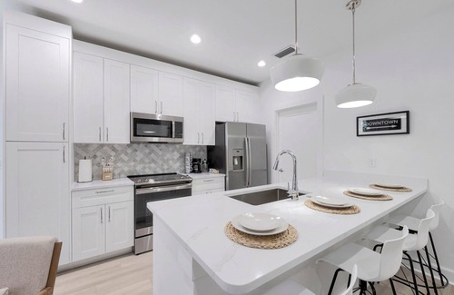 Tampa Heights Casa | Stylish, Bright & Cozy ~ 4 mins to Downtown Tampa, free Parking