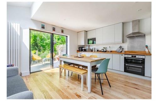 Brighton Casa | Stylish Brighton Haven, Sleeps 1 to 7, free parking