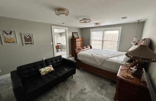 Avondale Apartamento | Stylish Bungalow Near Dining, Parks & Entertainment