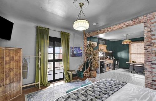 Downtown El Paso Apartamento | Stylish Casa Mina Downtown Free Parking