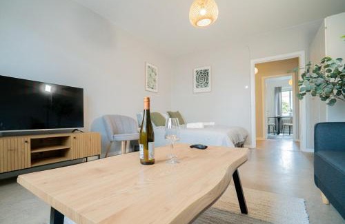 Lundby Apartamento | Stylish, Central Studio Close to Tram & Shops