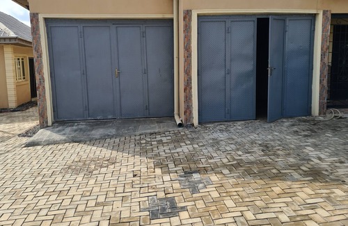 Ibadan Casa | Stylish , chic & immaculate 4 bed bungalow in Akala express Oluyole axis Ibadan