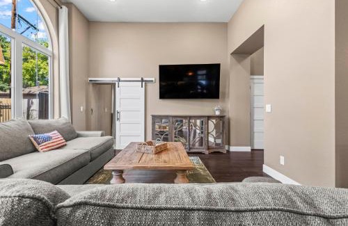 Sunnyside Casa | Stylish Church Conversion Walk To Lohi