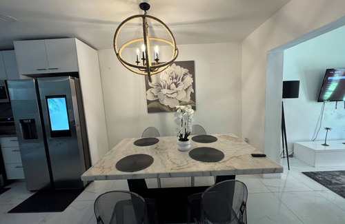 Overtown Casa | Stylish City Gardens