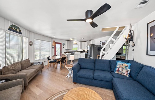 Surf Side Shores Casa | Stylish Coastal House Just Steps to private Beach! Snowbird Monthly Rates