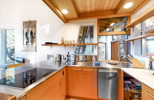 Cape Meares Casa | Stylish Coastal Retreat W/ Private Deck, Scenic Surrounding, Full Kitchen & WiFi