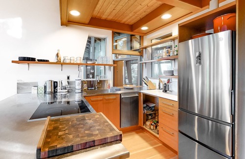 Cape Meares Casa | Stylish Coastal Retreat W/ Private Deck, Scenic Surrounding, Full Kitchen & WiFi