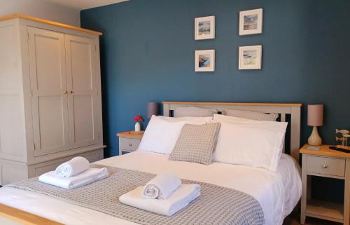 Carbis Bay Apartamento | Stylish coastal retreat in St Ives with parking