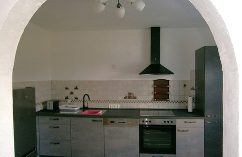 Naila Apartamento | Stylish, comfortable non-smoking vacation apartment with far-reaching views of the countryside
