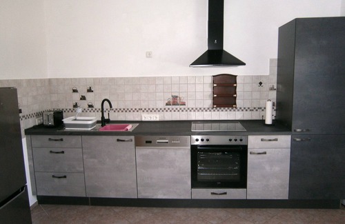 Naila Apartamento | Stylish, comfortable non-smoking vacation apartment with far-reaching views of the countryside