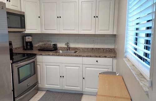 Temple Terrace Condominio | Stylish & comfy 2 bedroom condo centrally located