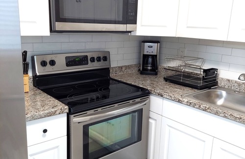 Temple Terrace Condominio | Stylish & comfy 2 bedroom condo centrally located