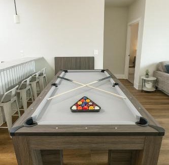 Glen Iris Apartamento | Stylish Condo 3 Bedroom with Pool Table
