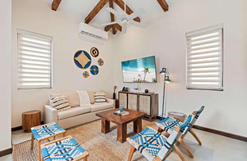 Las Catalinas Apartamento | Stylish Condo in the Heart of Las Catalinas with Vibrant Design & Exclusive Beach Club Access