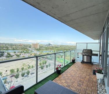 East Village Apartamento | Stylish Condo, Riverview, Downtown East Village, Mins to Stampede, Saddledome