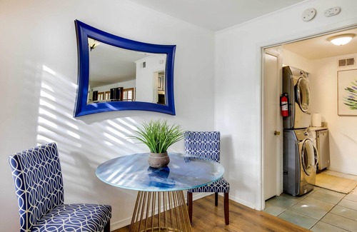 Knox - Henderson Condominio | Stylish Condo w/ Pool in Knox Henderson!