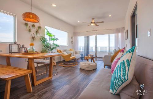 La Paz Apartamento | Stylish Condo with Pools Gym Sunset Bay Views