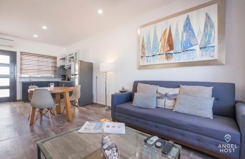 La Paz Apartamento | Stylish Condo with Pools Gym Sunset Bay Views