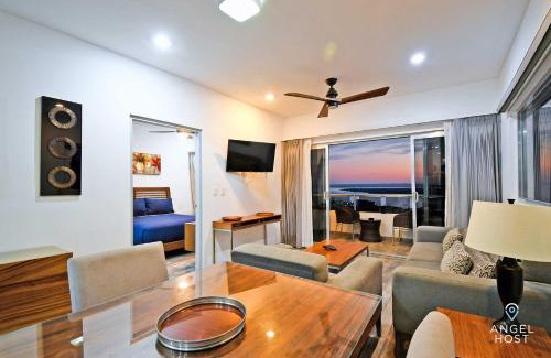 La Paz Apartamento | Stylish Condo with Pools Gym Sunset Bay Views