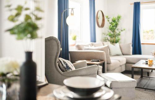 Bournemouth Casa | Stylish & Convenient 4BR House w/Garden & Parking