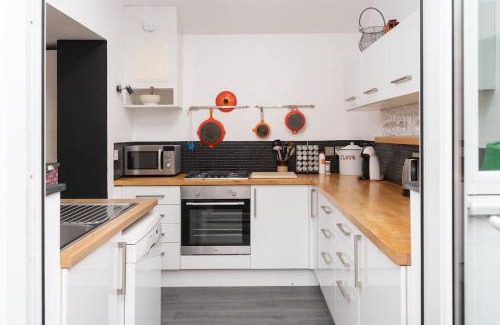 Newlyn Casa | Stylish Cornish Village 3 bedroom house old Newlyn