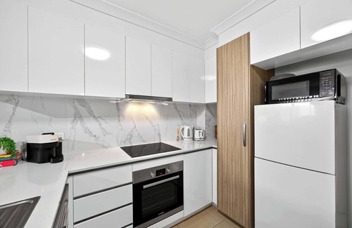 Rockingham Apartamento | Stylish Corporate Stay with Wi-Fi & Parking