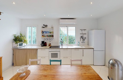 Almayate Bajo Casa | Elegante apartamento Cortijo + con jardín y piscina, a pie en el pueblo y en la playa.