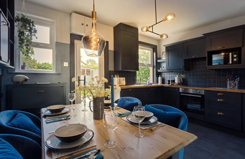 Chester Cabaña | Stylish Cottage in Christleton, near Chester