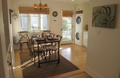 Carpinteria Cabaña | Elegante Cottage Retiro por el mar 2 en Carpinteria con Encanto
