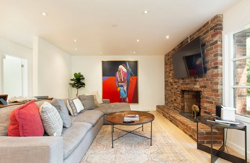 Hendersonville Cabaña | Stylish cottage bordering one of the farm's sweeping pastures.