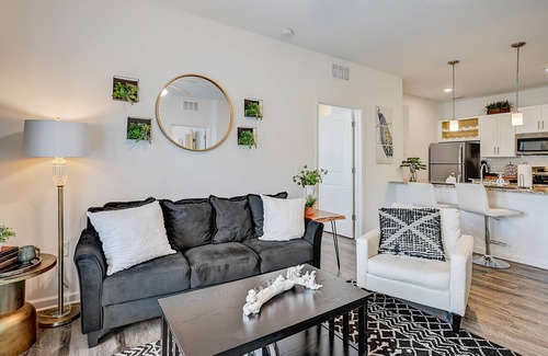 Jacksonville Apartamento | ⭐Stylish & Cozy⭐ 2BR/2BA w/King Bed, Pool & Gym Nr I295 & Downtown