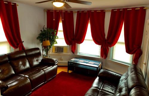 Pawtucket Apartamento | Stylish, Cozy 2BR Private Apt, 1st Floor, Well-Appointed, Near Providence, MA, RI Line, I-95 Access