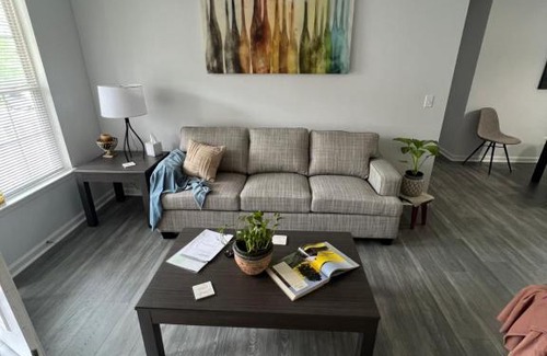 Greensboro Apartamento | Stylish, Cozy Corporate Condo!