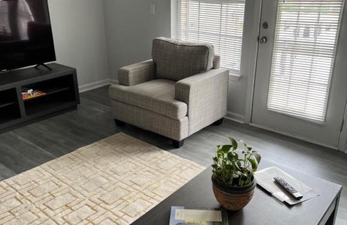 Greensboro Apartamento | Stylish, Cozy Corporate Condo!