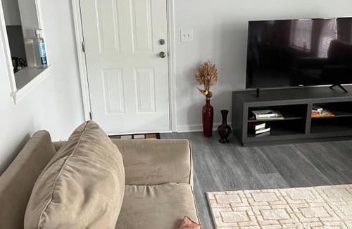 Greensboro Apartamento | Stylish, Cozy Corporate Condo!