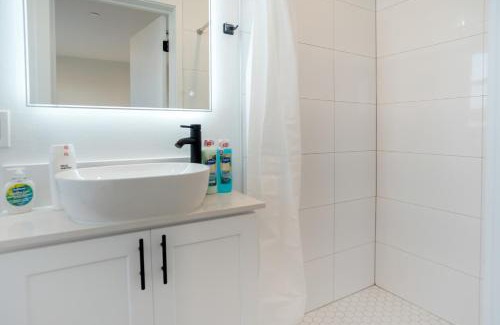Downtown Los Angeles Casa | Stylish & Cozy Retreat Near USC & Downtown LA