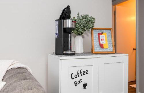 Kettering Apartamento | Stylish & Cozy Retreat W Modern Comforts!