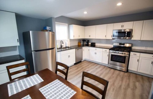 Northeast Columbus Casa | Stylish & Cozy Short-Term Room – Ideal for Travelers & Professionals!