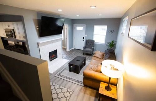 Northeast Columbus Casa | Stylish & Cozy Short-Term Room – Ideal for Travelers & Professionals!