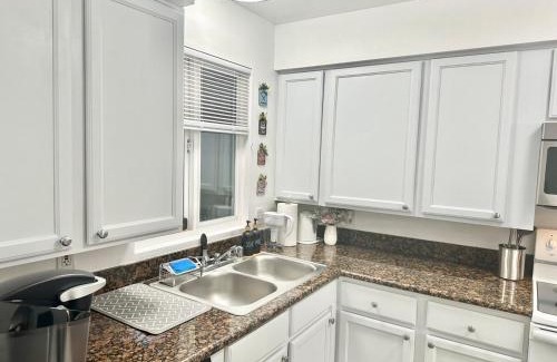 Lynnwood Apartamento | Stylish & Cozy Townhome Getaway in Lynnwood!